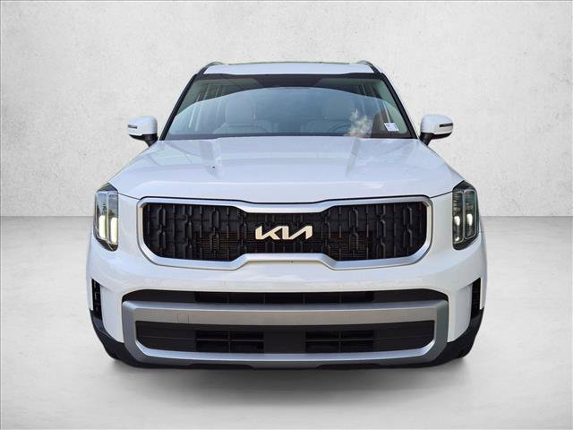 Used 2023 Kia Telluride EX w/ EX Captain's Chair Package FWD image 2