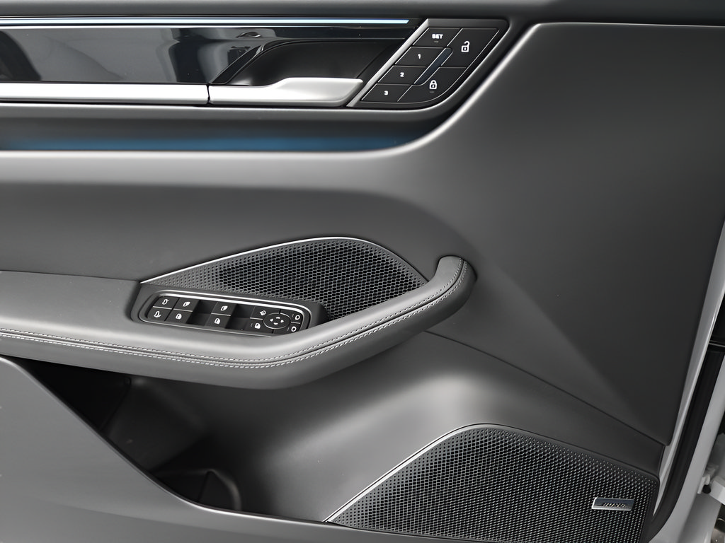 New 2026 Porsche Macan Electric RWD image 14