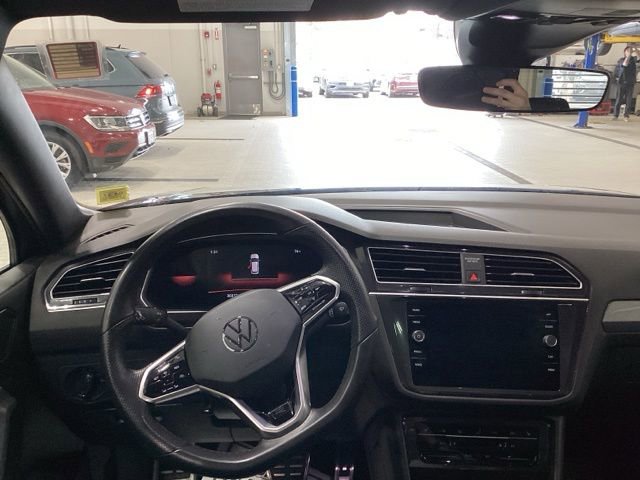Certified 2023 Volkswagen Tiguan SE R-Line FWD image 16