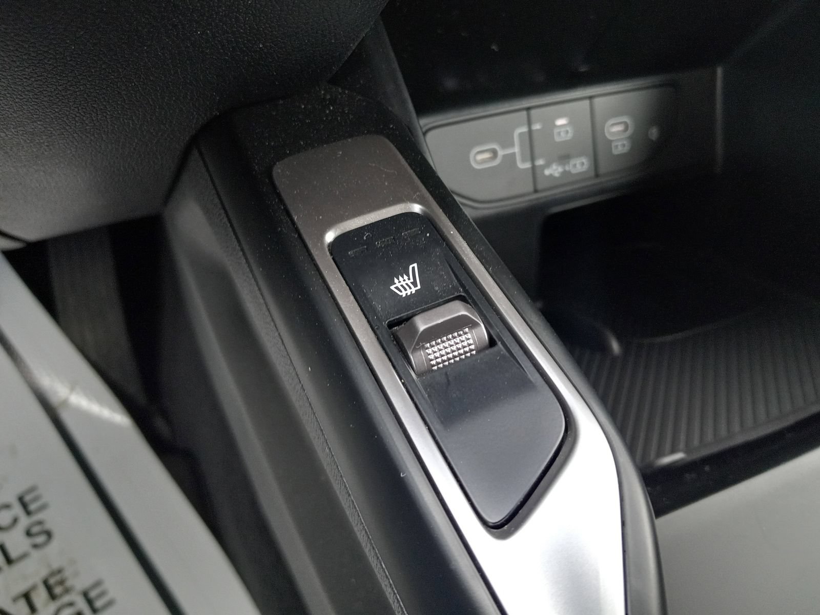 Used 2025 Kia Sorento S AWD/4WD image 24