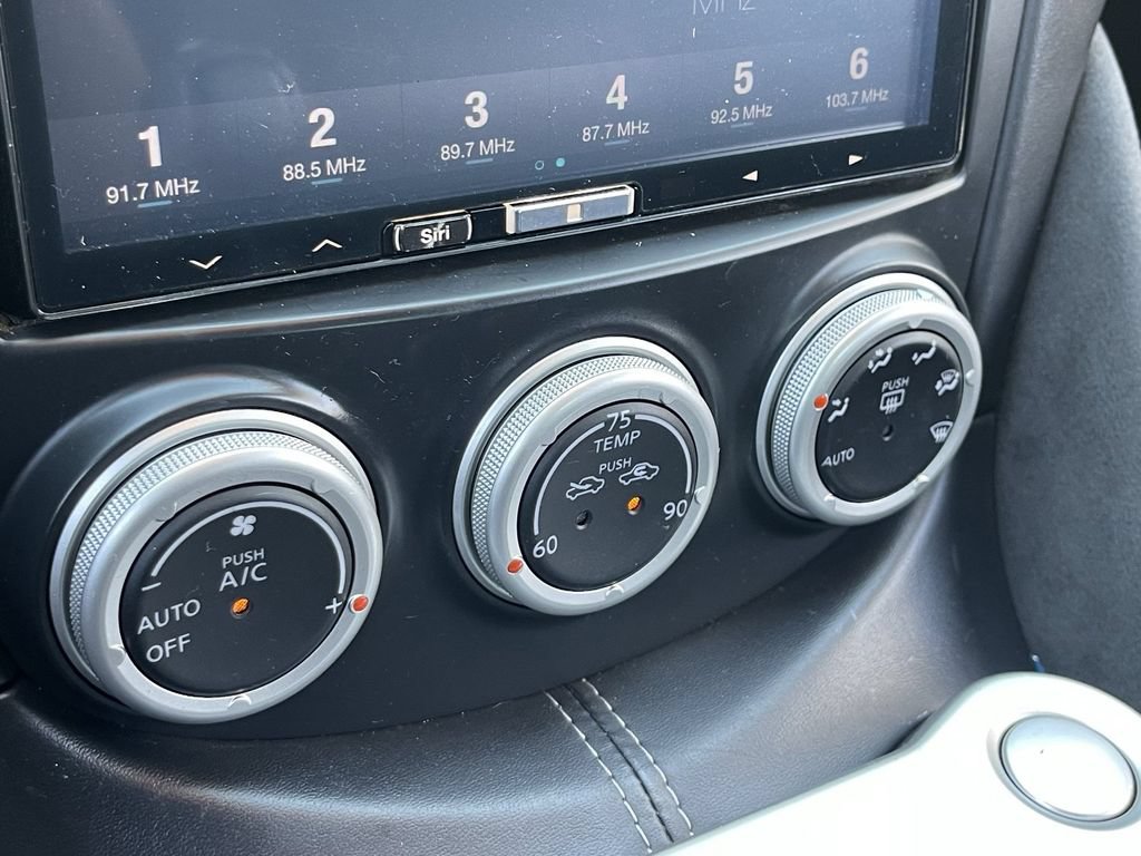 Used 2018 Nissan 370Z Roadster RWD image 25