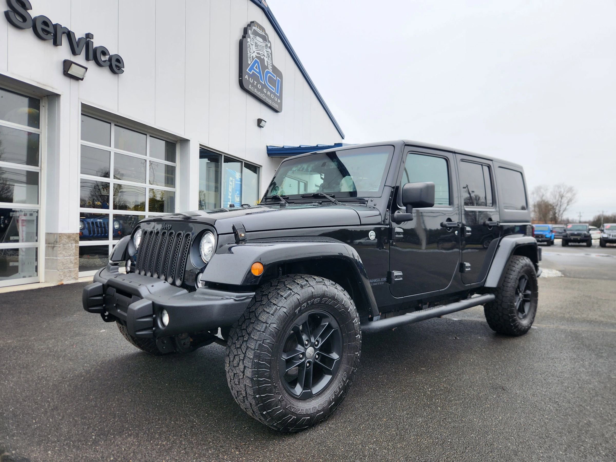 Used 2017 Jeep Wrangler Unlimited Sahara AWD/4WD image 5