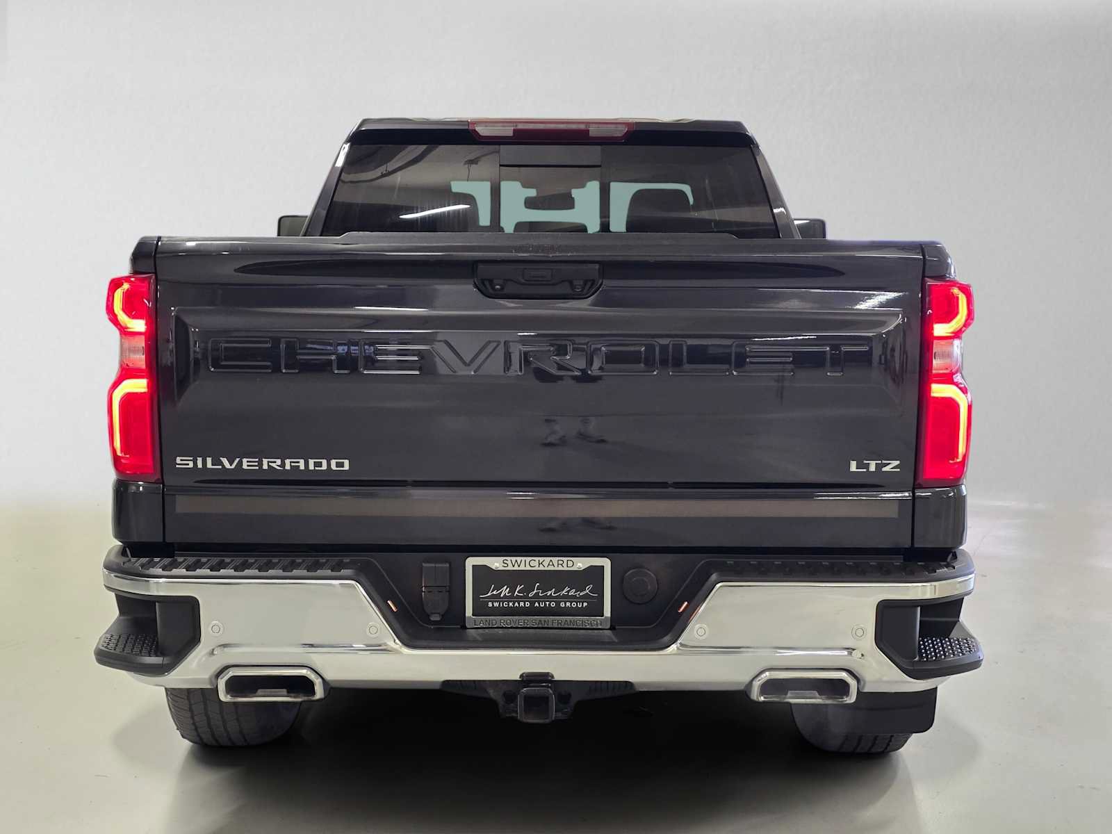 Used 2024 Chevrolet Silverado 1500 LTZ AWD/4WD image 4