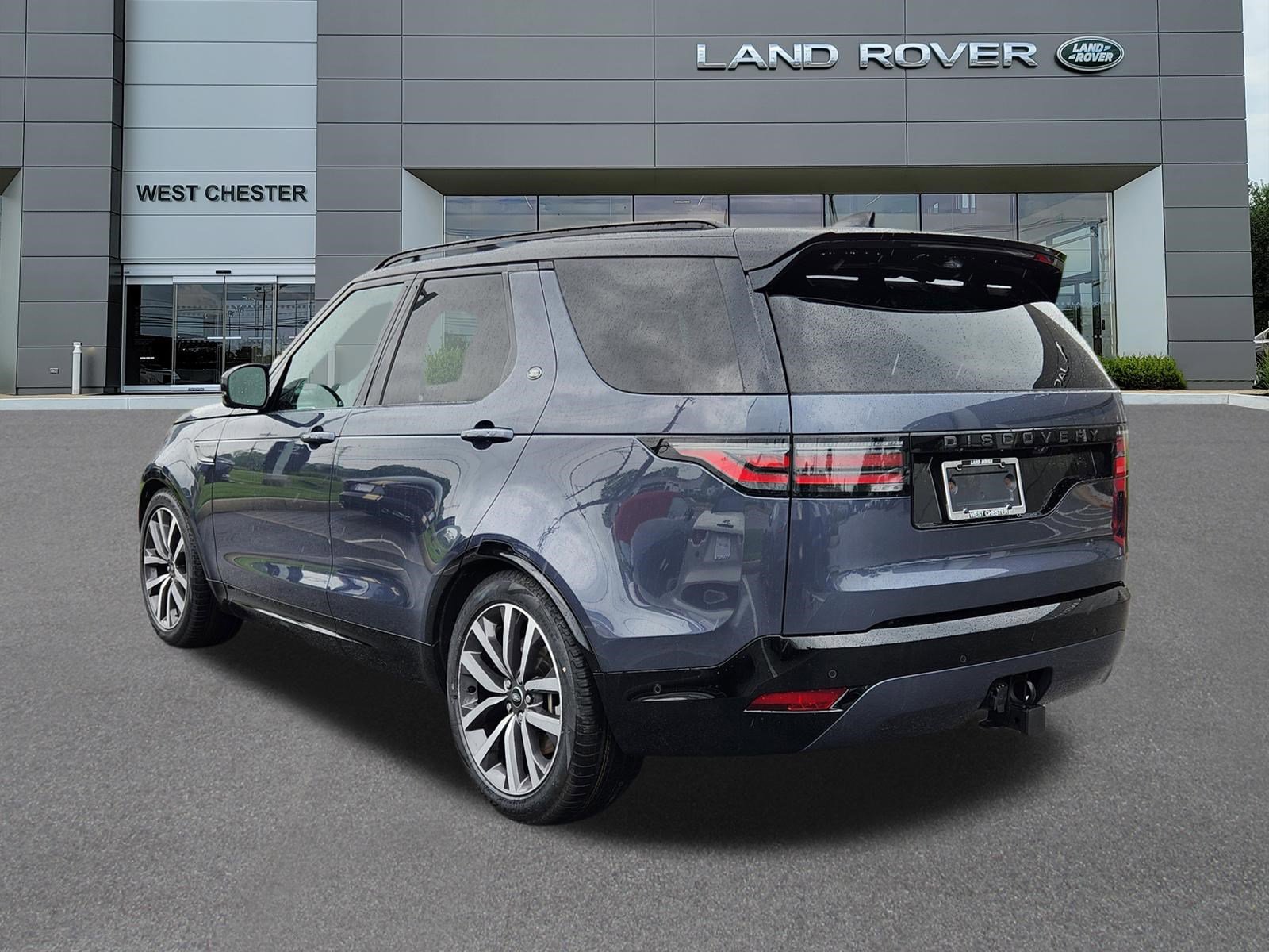 Certified 2024 Land Rover Discovery Dynamic SE AWD/4WD image 3