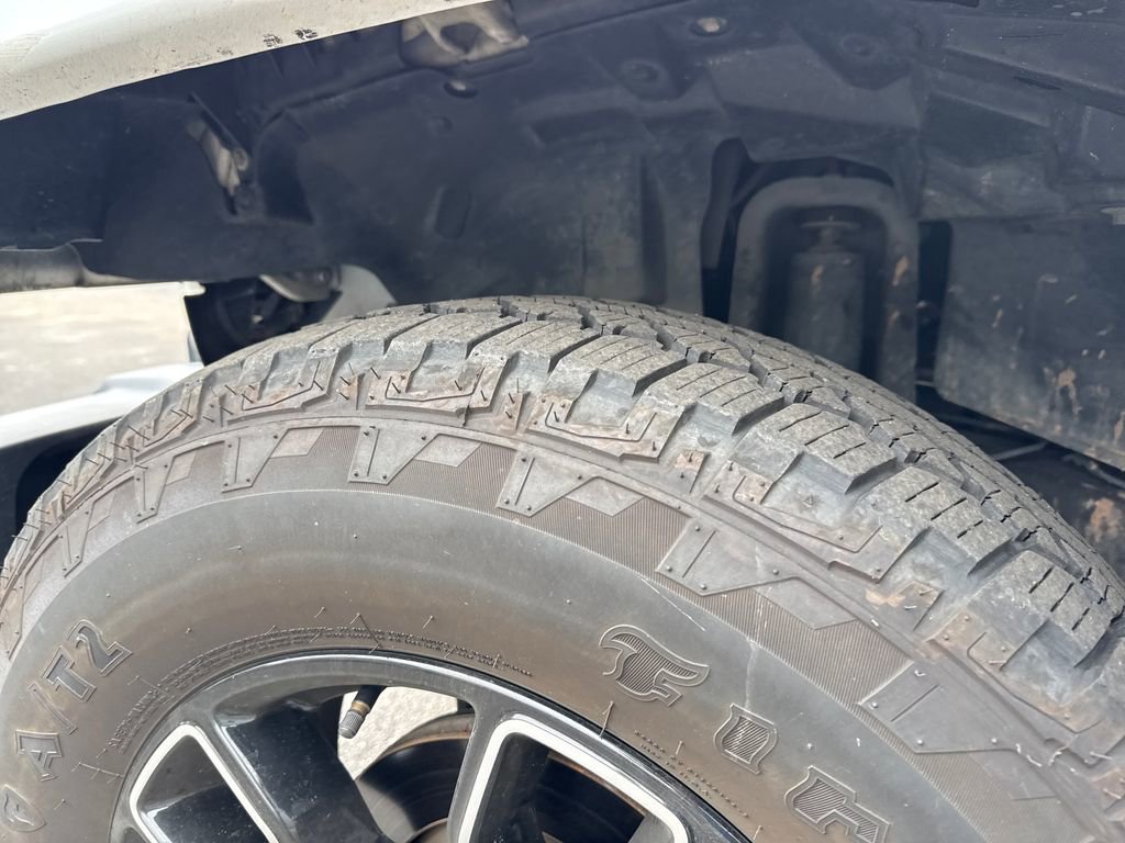 Used 2018 Jeep Wrangler Unlimited Sahara image 33