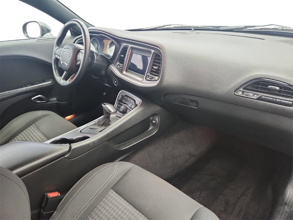 Used 2019 Dodge Challenger SXT image 20