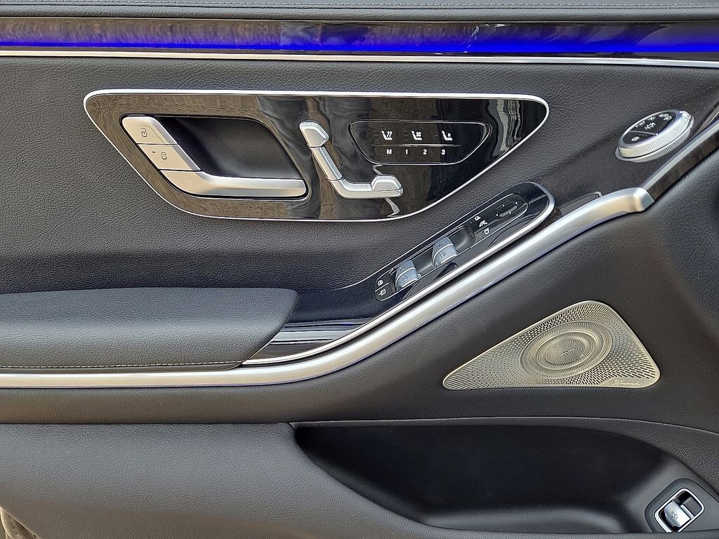 Used 2022 Mercedes-Benz S 500 4MATIC w/ AMG Line Package image 21