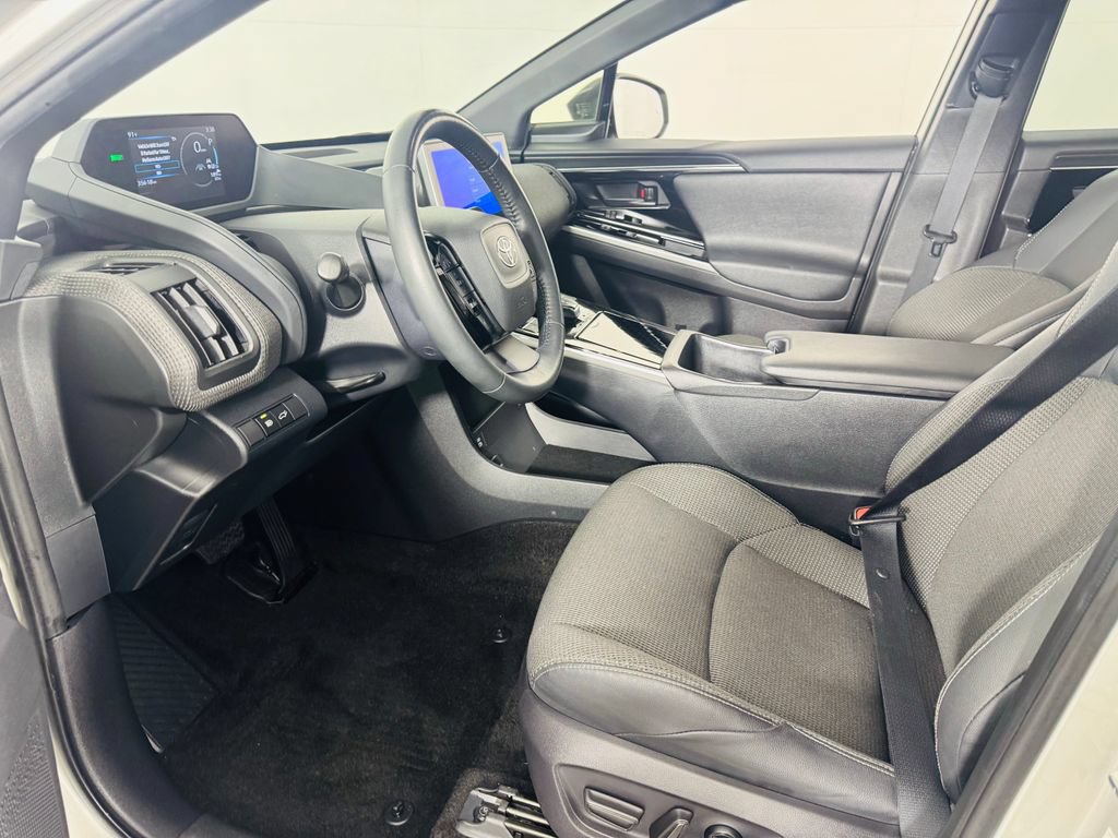 Used 2024 Toyota bZ4X XLE w/ Weather Package AWD/4WD image 5