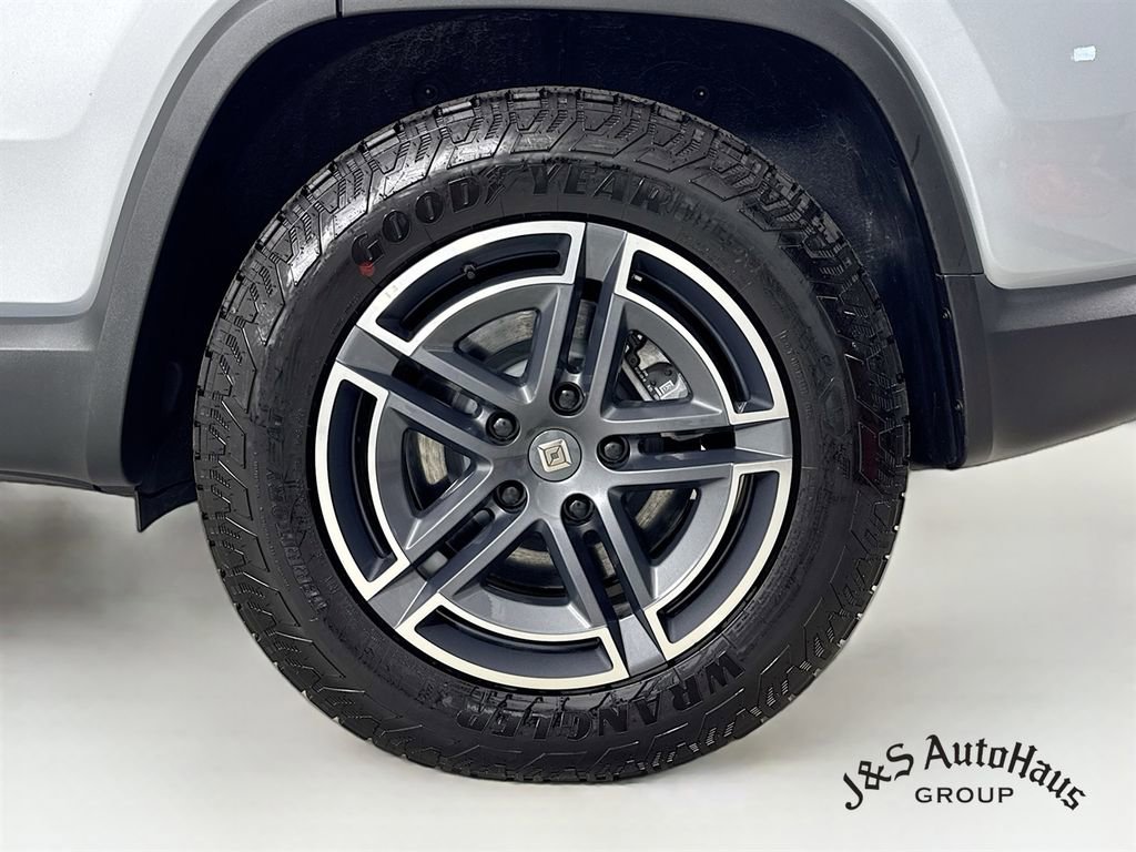 Used 2026 Rivian R1S Adventure image 41