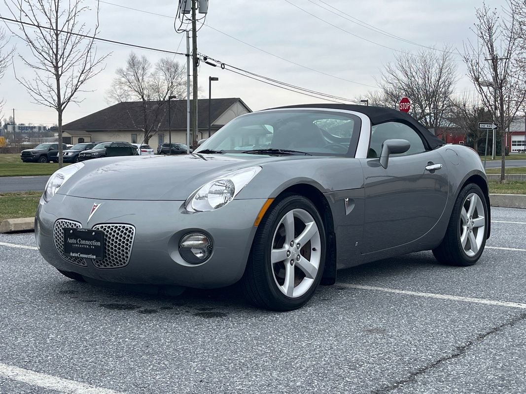 Used 2006 Pontiac Solstice w/ Premium Package image 4
