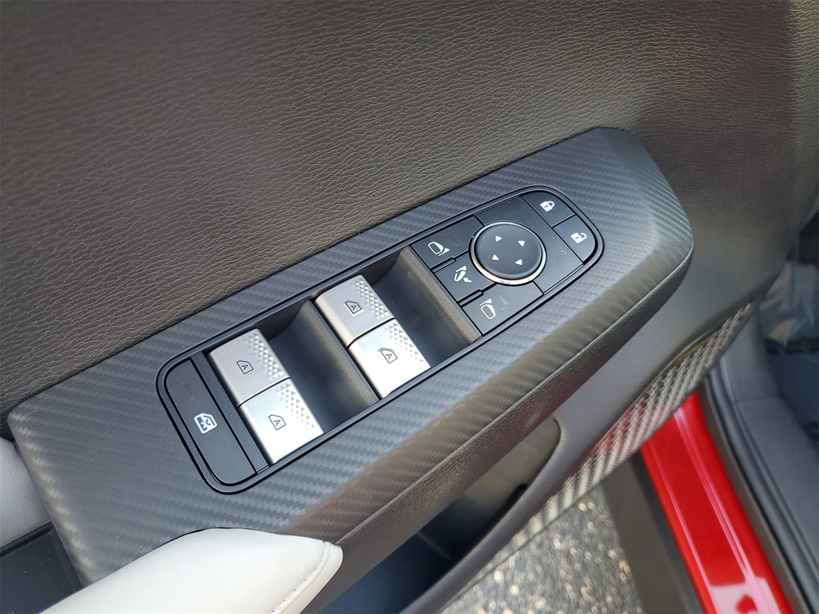 New 2025 Mitsubishi Outlander SE image 9