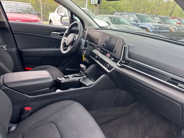 Used 2023 Kia Sportage LX image 8