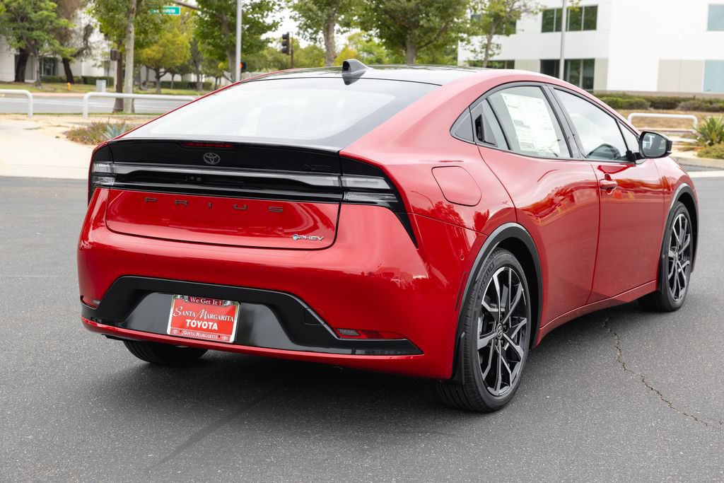 New 2026 Toyota Prius Plug-In Hybrid FWD image 5
