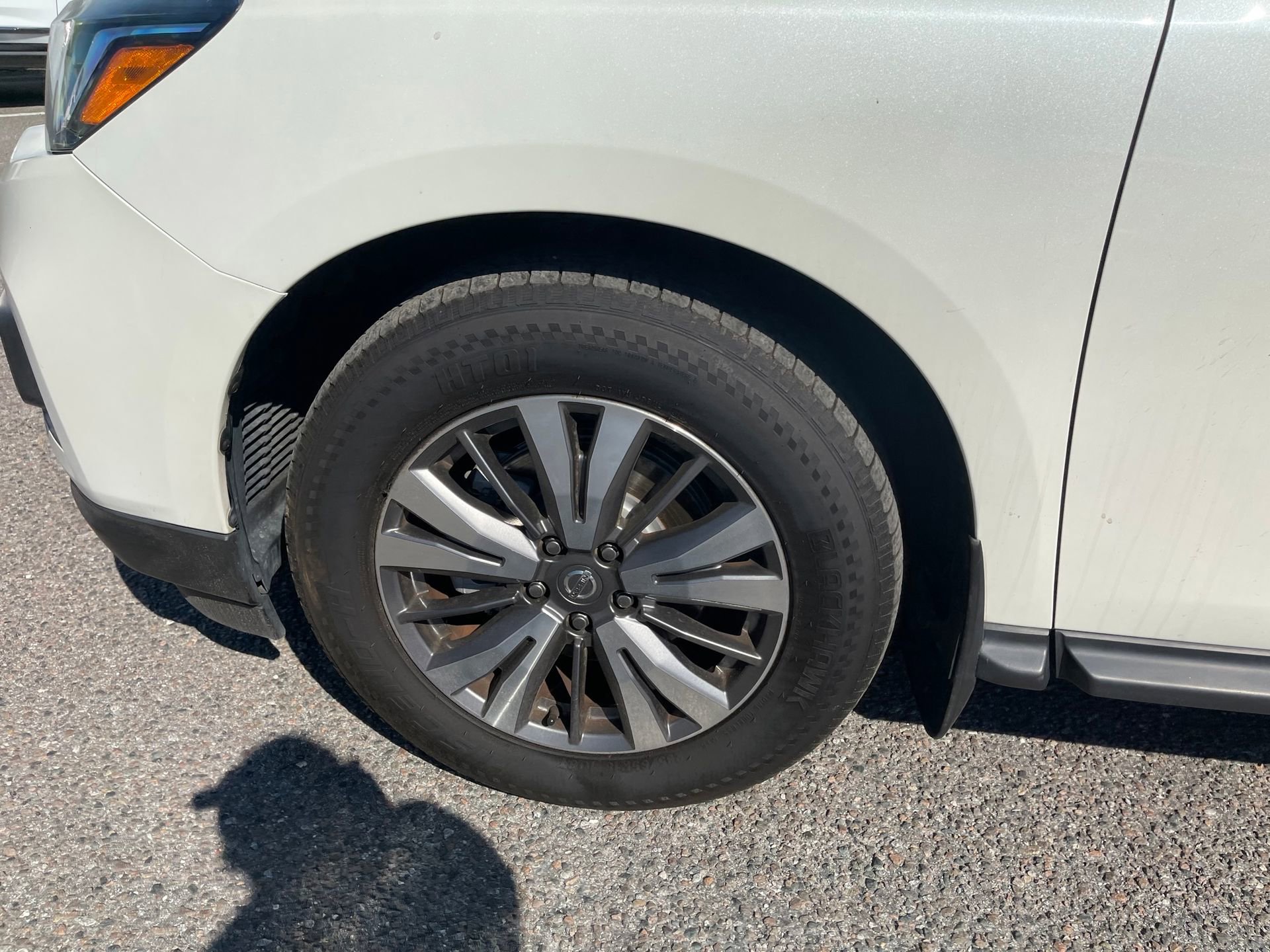 Used 2019 Nissan Pathfinder SV image 10
