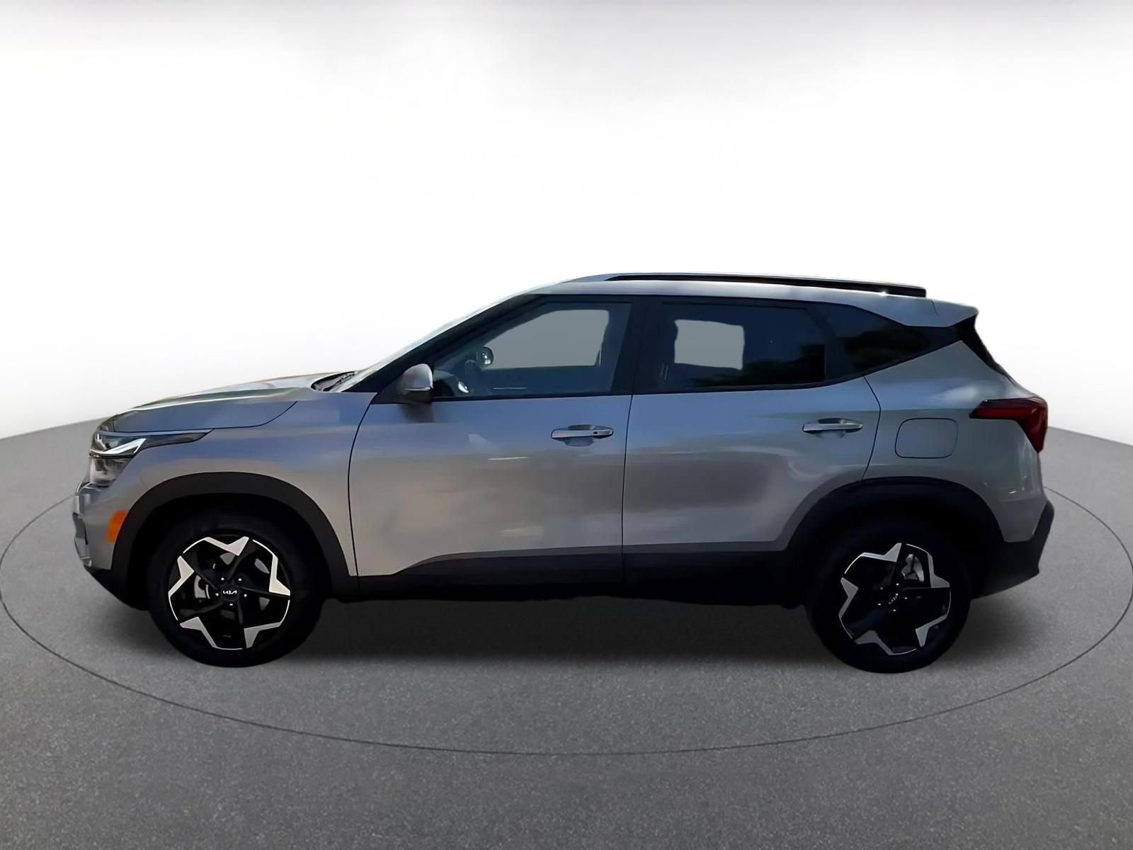 Used 2025 Kia Seltos S image 8