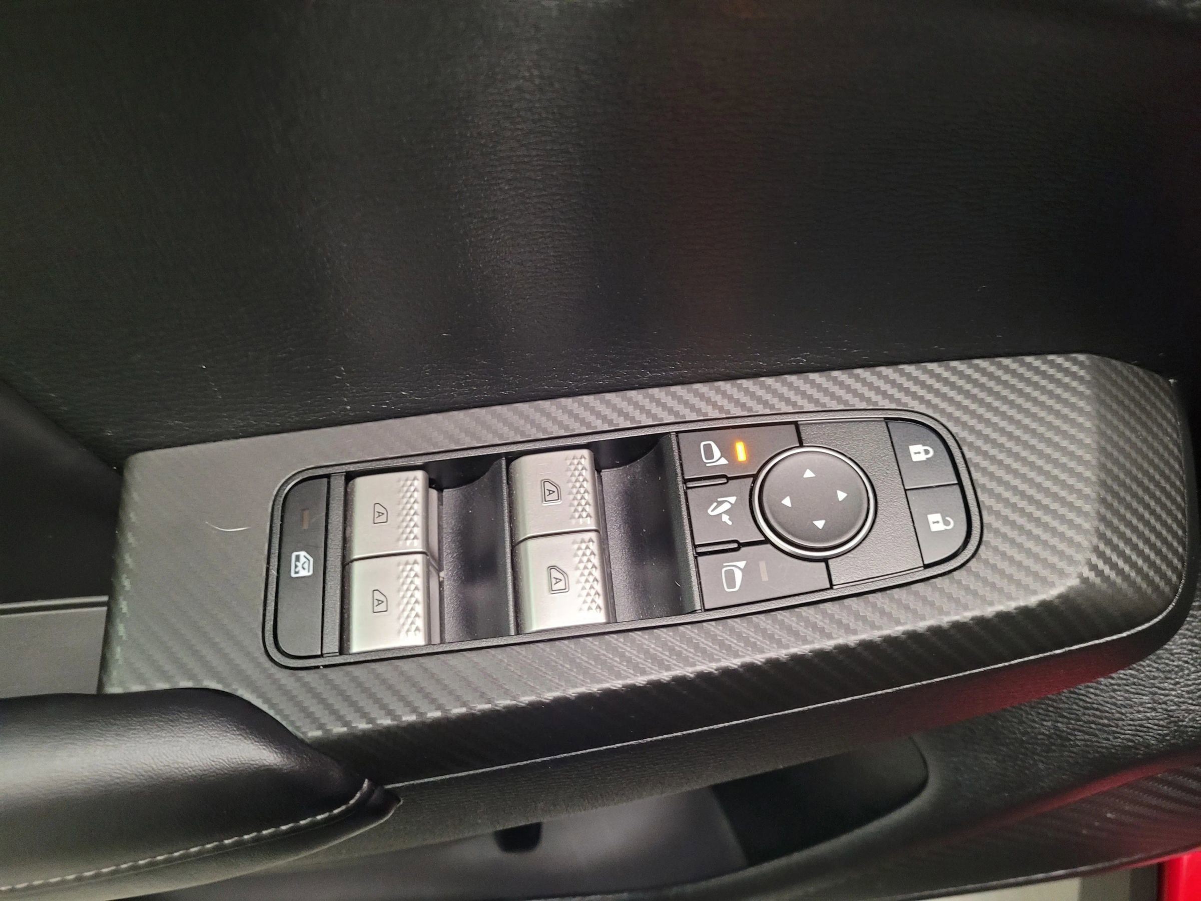 Used 2024 Mitsubishi Outlander SE Black Edition image 16