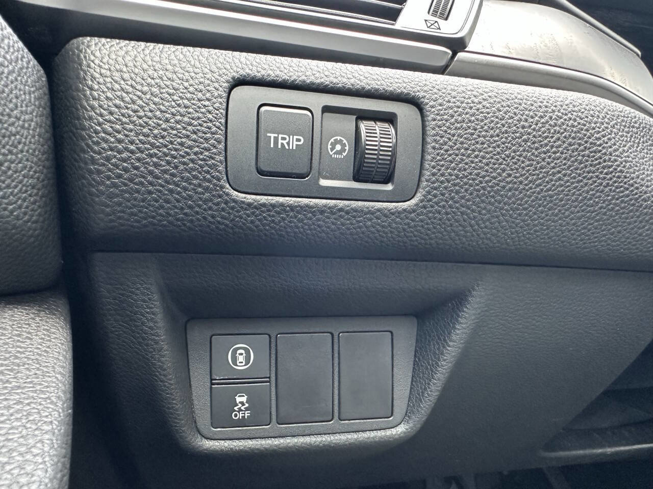 Used 2018 Honda Accord EX-L image 29