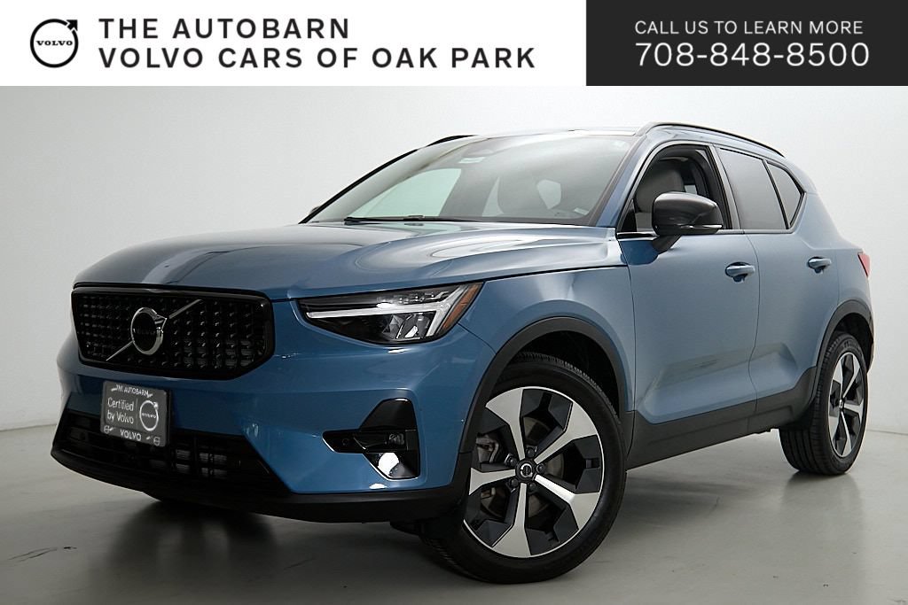 Used 2023 Volvo XC40 B5 Plus w/ Protection Package Premier AWD/4WD video 1