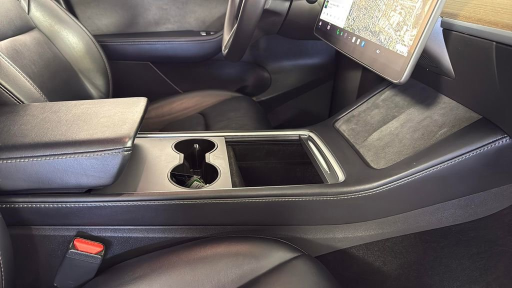 Used 2022 Tesla Model Y Performance image 36