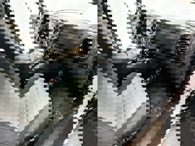 Used 2022 Toyota Tacoma TRD Off-Road w/ Technology Package image 20