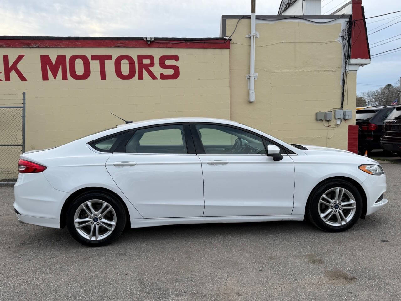 Used 2018 Ford Fusion SE image 7