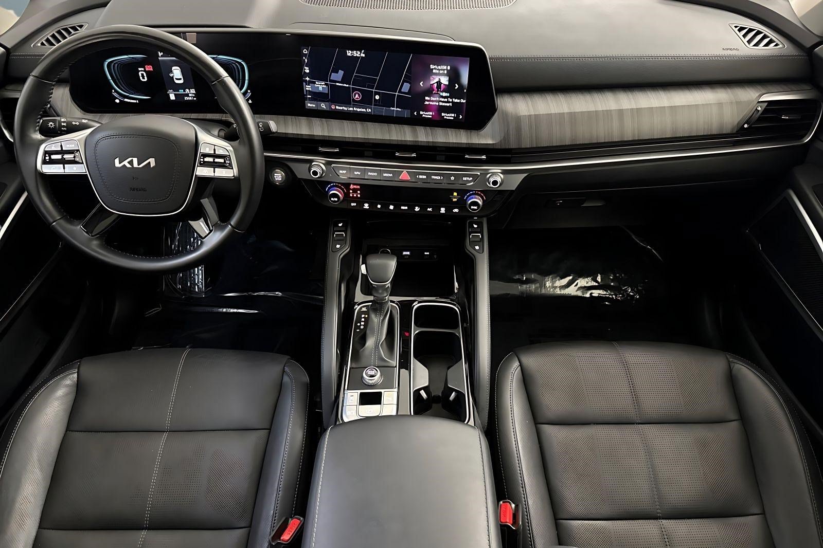 Used 2023 Kia Telluride EX w/ EX Captain's Chair Package FWD image 17
