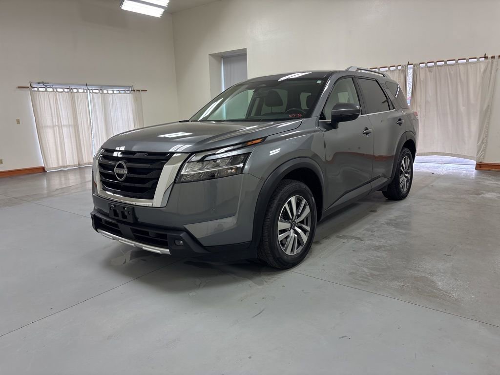 Used 2023 Nissan Pathfinder SL w/ Cargo Package AWD/4WD image 4