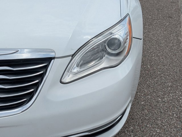 Used 2014 Chrysler 200 Touring FWD image 9