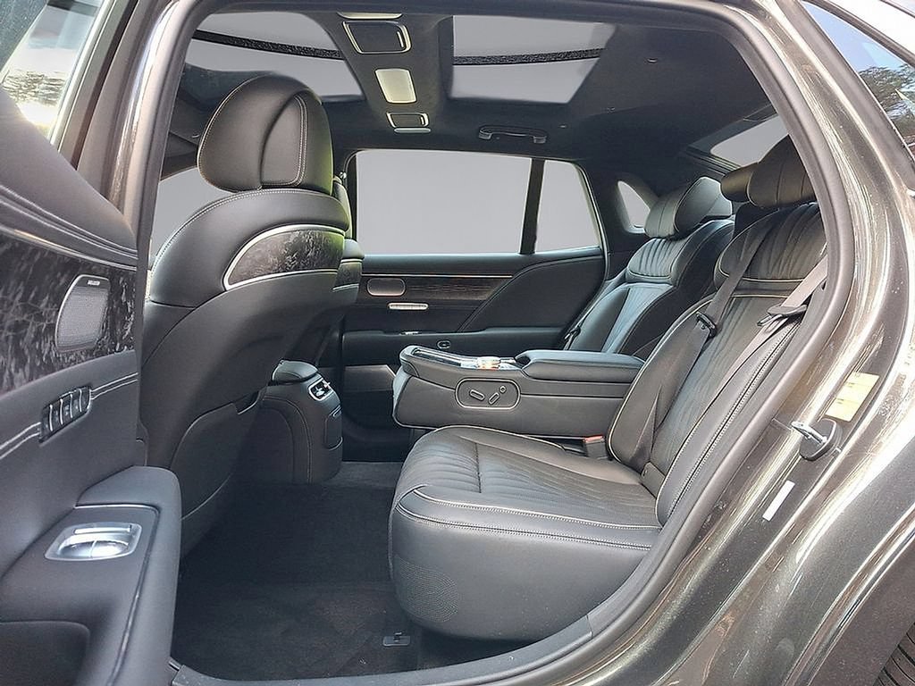 Used 2025 Genesis G90 3.5T AWD/4WD image 20