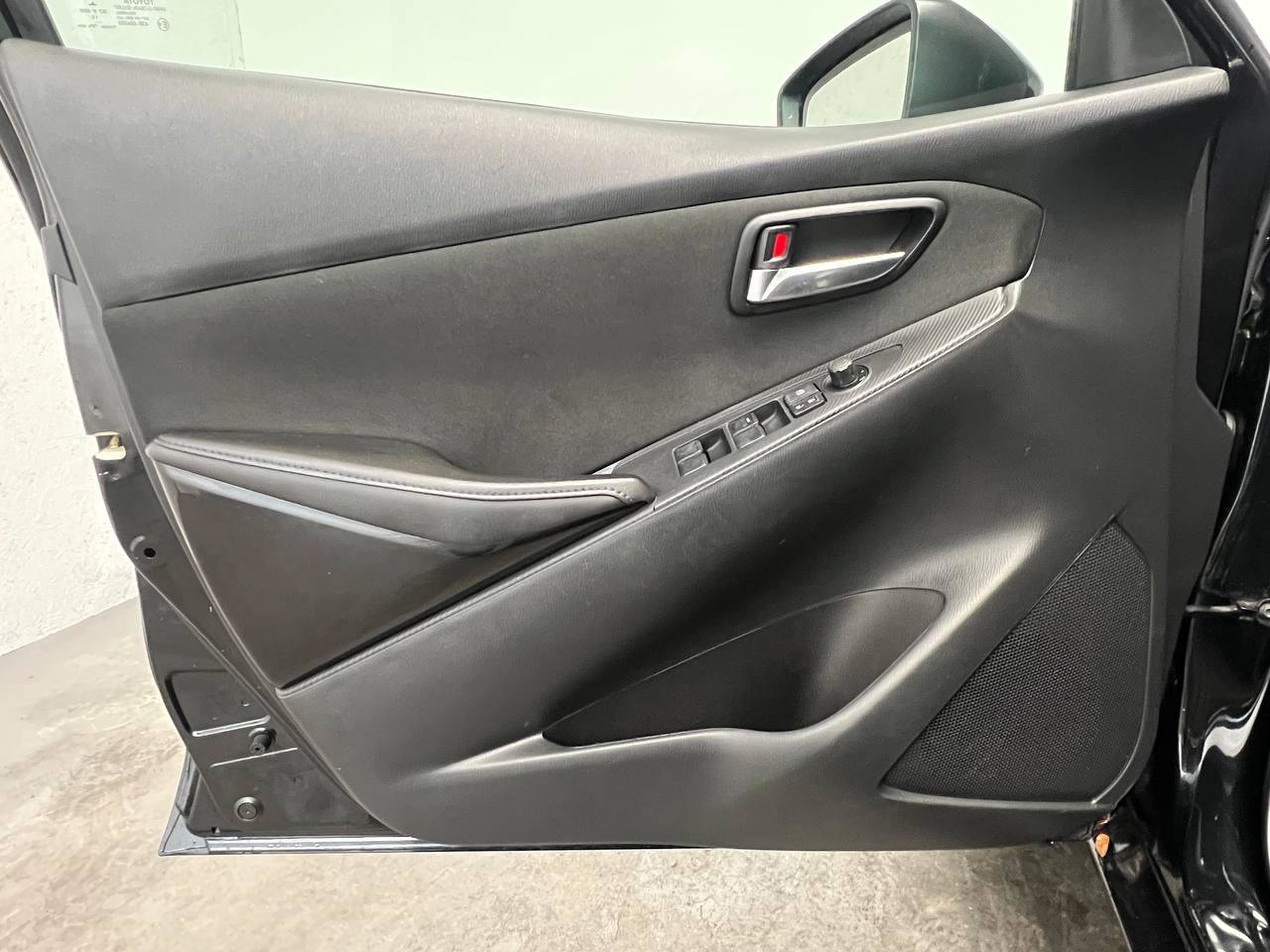 Used 2016 Scion iA FWD image 7