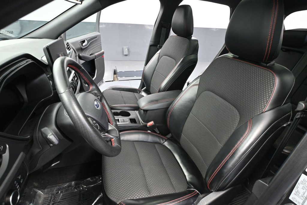 Used 2024 Ford Escape ST-Line w/ Tech Pack #1 AWD/4WD image 18