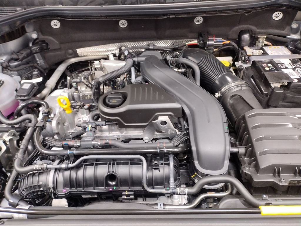 Certified 2025 Volkswagen Taos S image 8