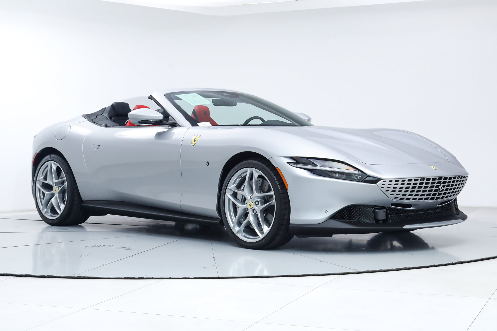 Certified 2026 Ferrari Roma Spider RWD image 12