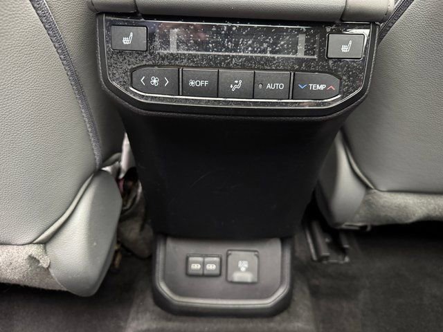 Used 2023 Toyota Highlander Platinum image 22
