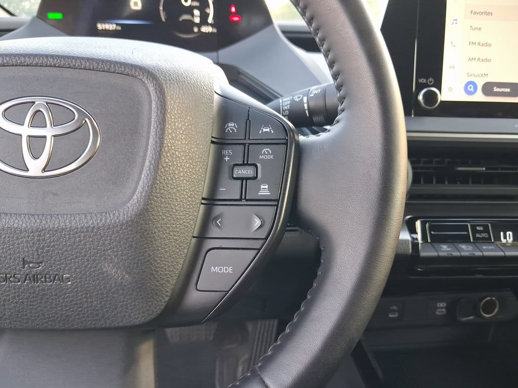 Used 2025 Toyota Prius LE FWD image 23