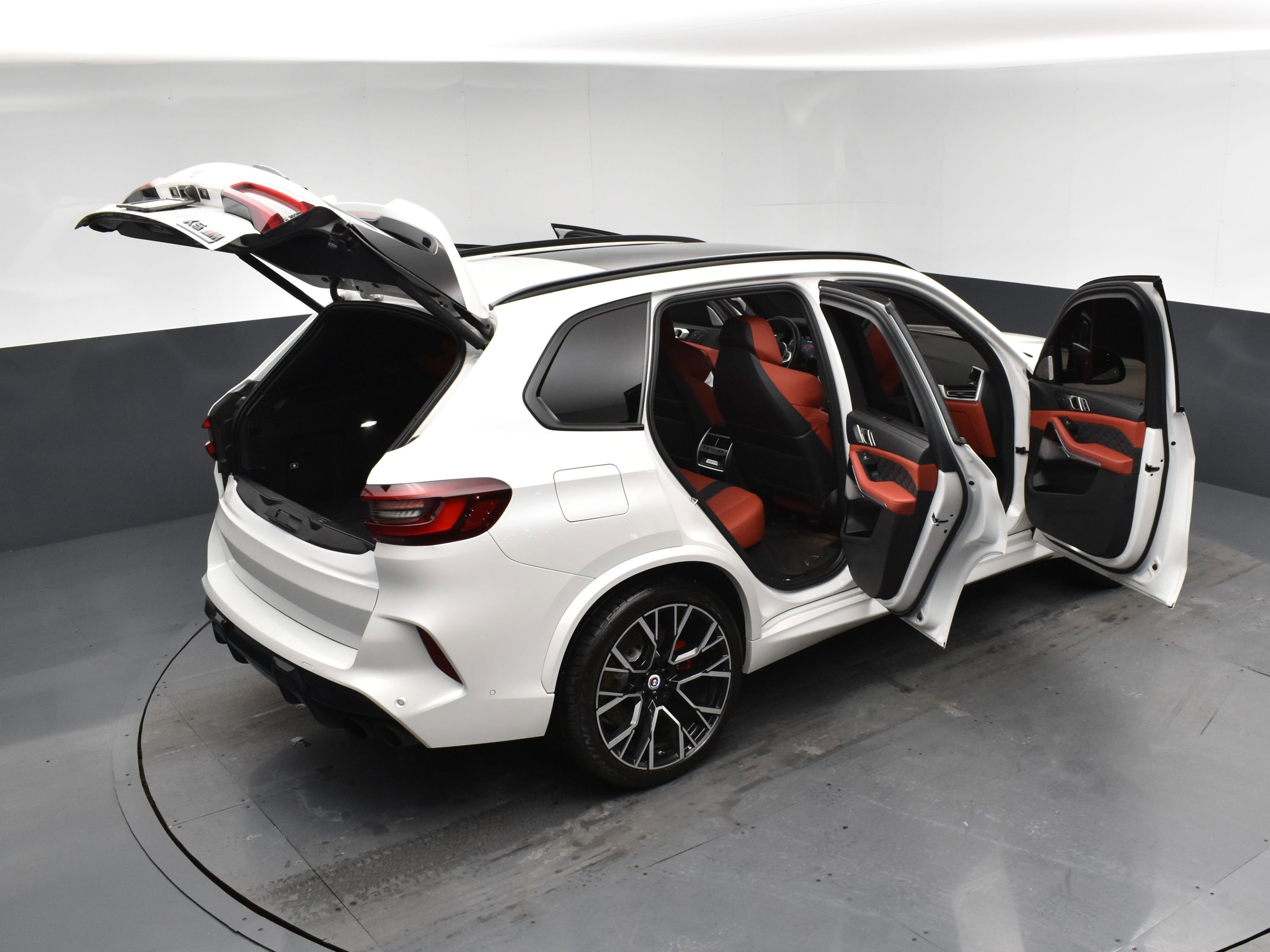 Used 2023 BMW X5 M w/ Competition Package image 30