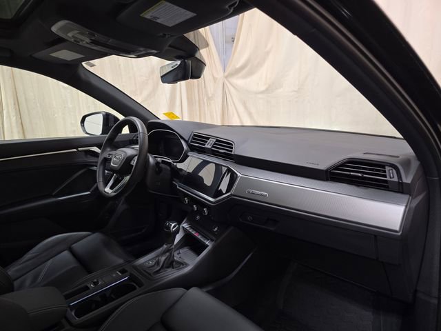 Certified 2024 Audi Q3 2.0T Premium w/ Convenience Package image 39