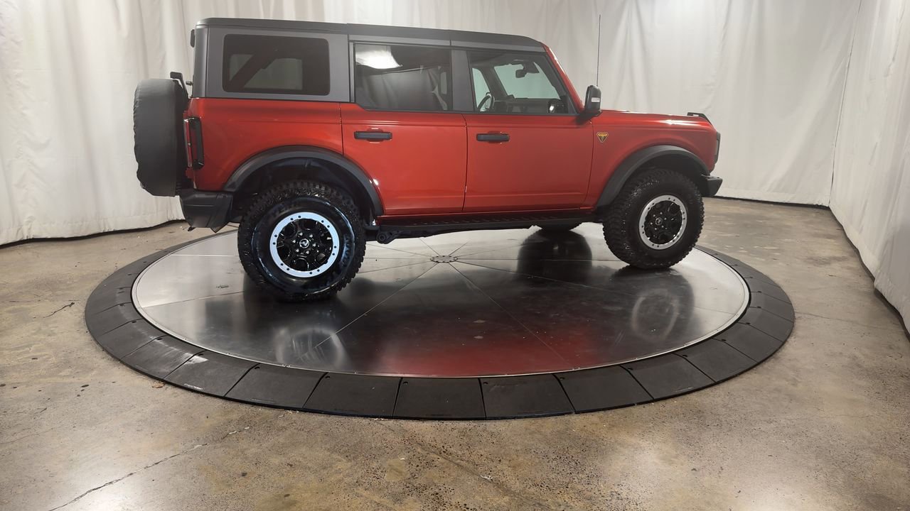 Used 2024 Ford Bronco Badlands image 9