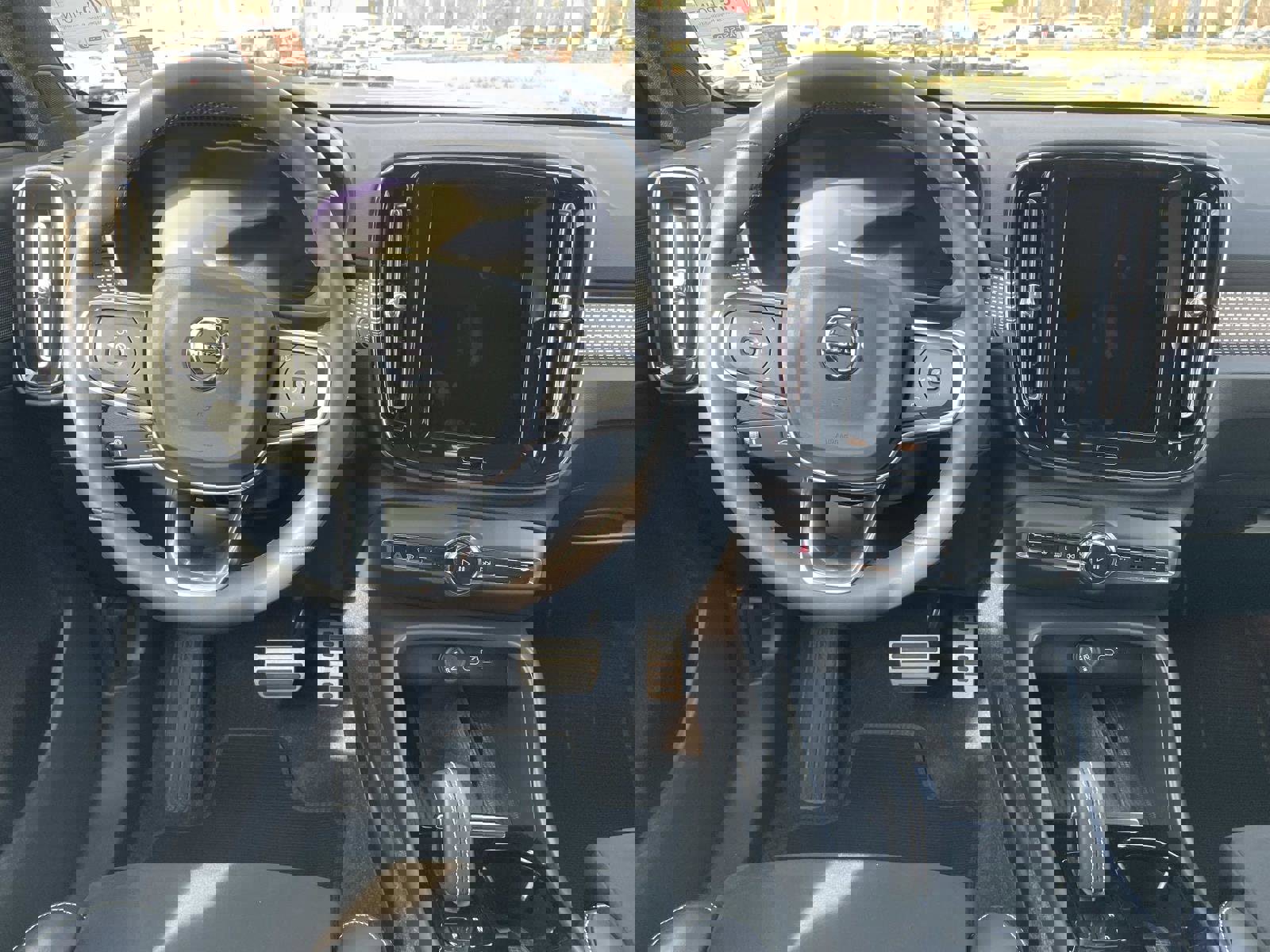 Certified 2022 Volvo XC40 P8 Recharge Plus image 14