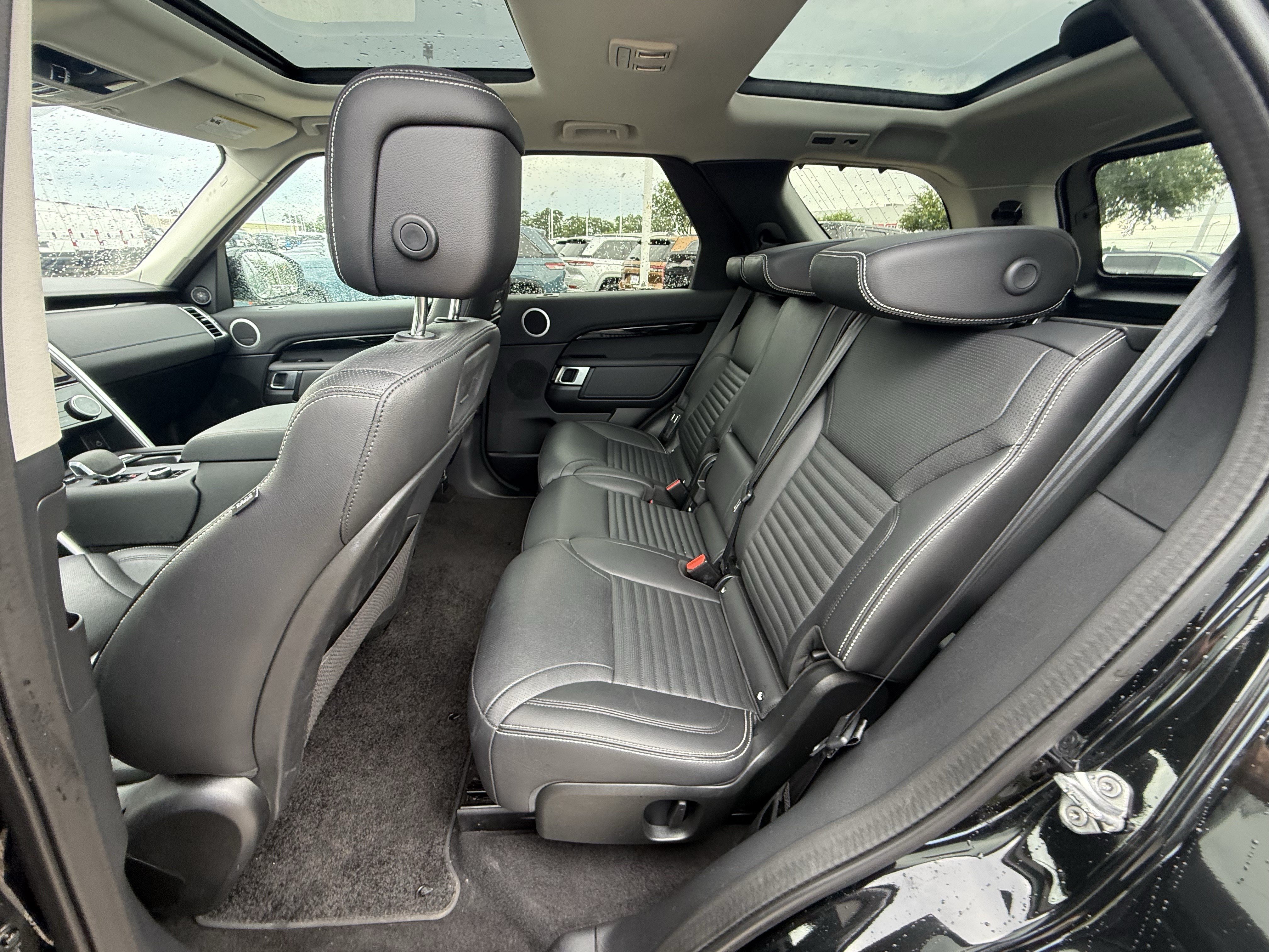Used 2024 Land Rover Discovery S AWD/4WD image 30