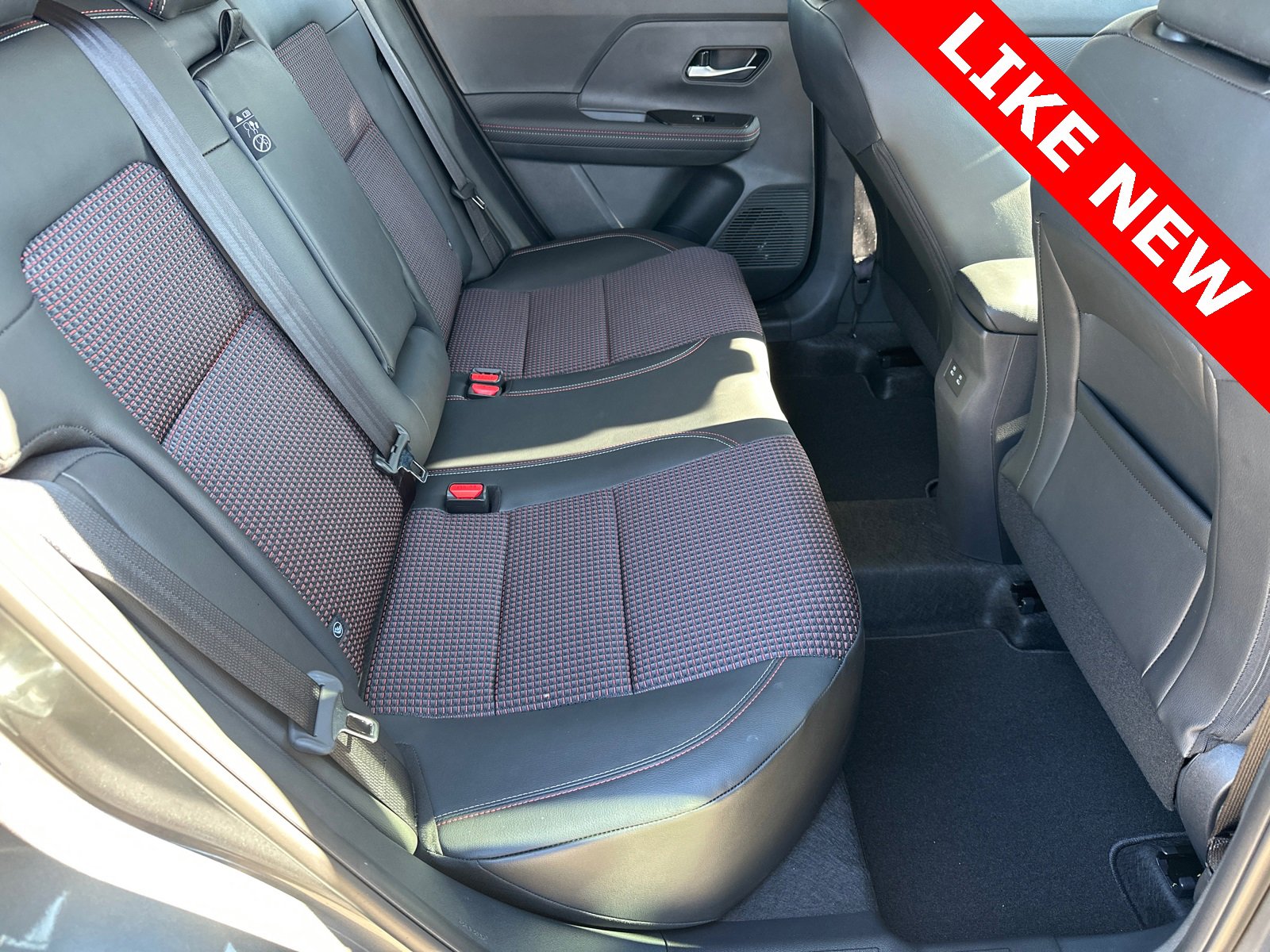 Certified 2025 Nissan Kicks SR image 15