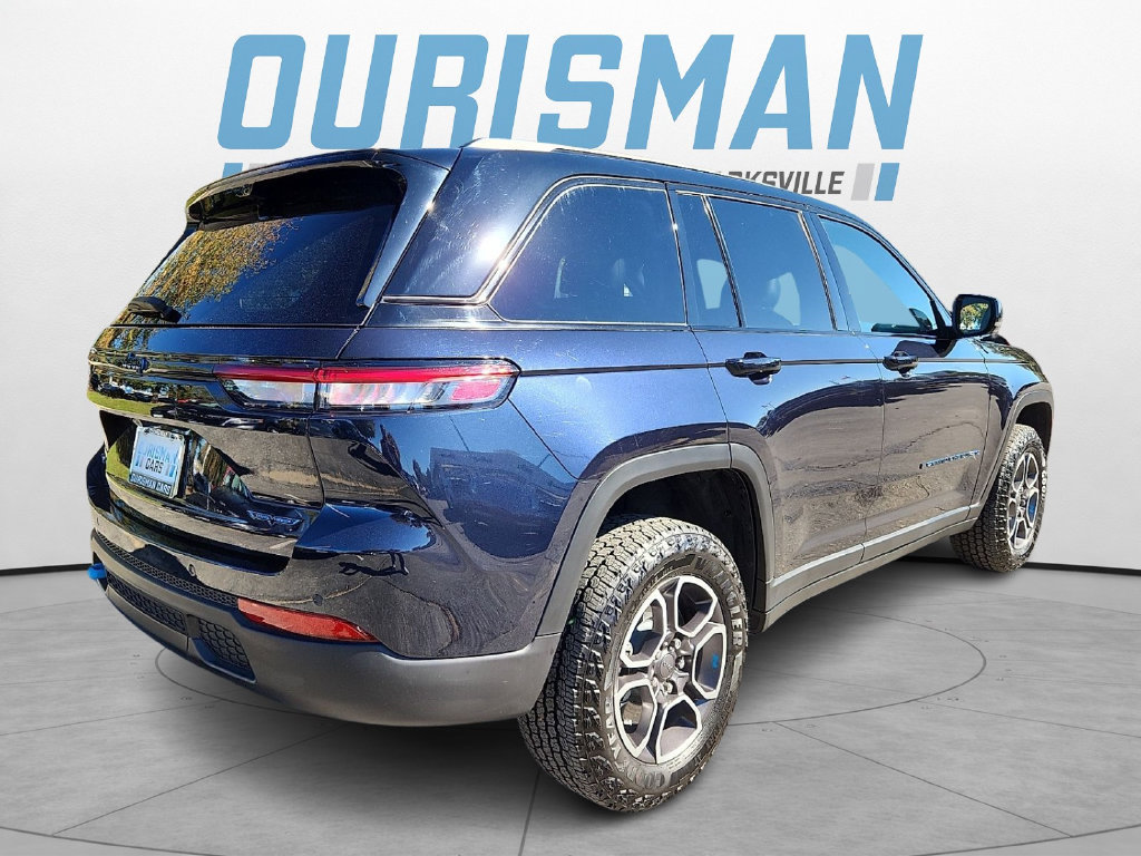 Used 2024 Jeep Grand Cherokee Trailhawk w/ Advanced Protech Group II AWD/4WD image 6