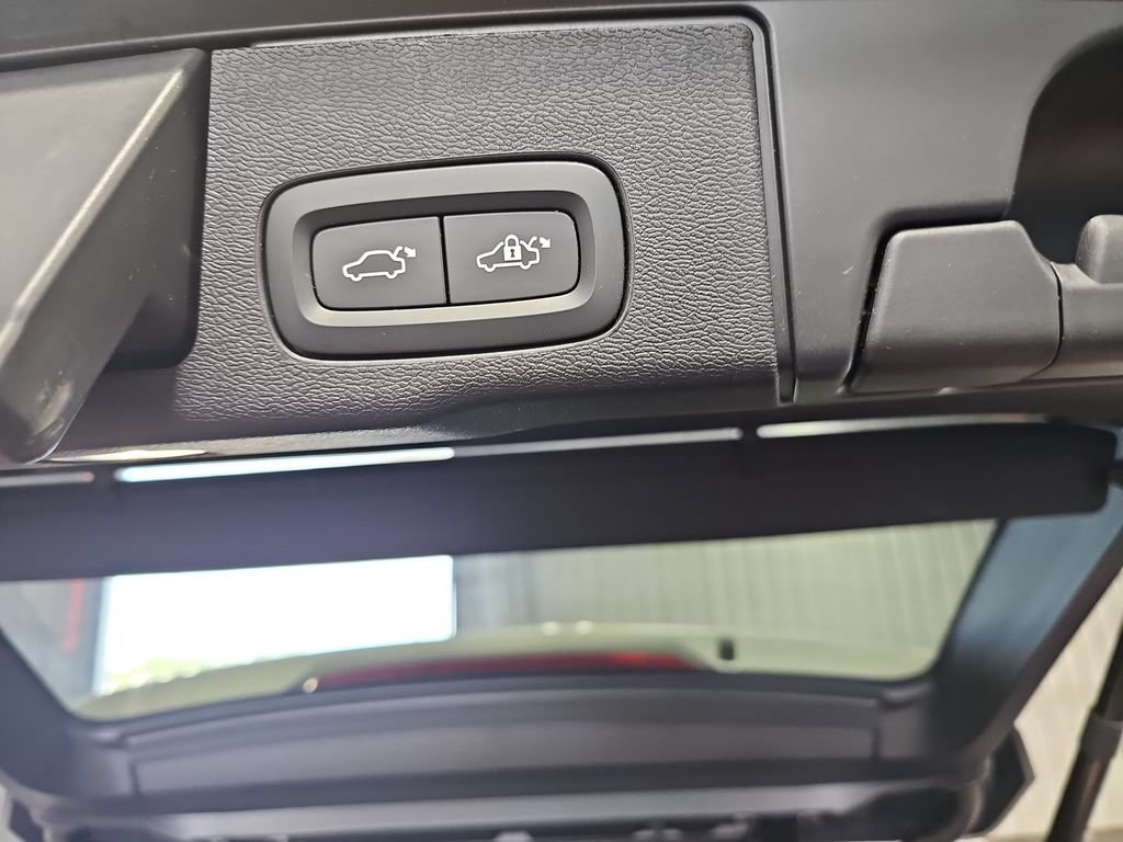 Used 2023 Volvo XC60 B5 Plus w/ Climate Package AWD/4WD image 13