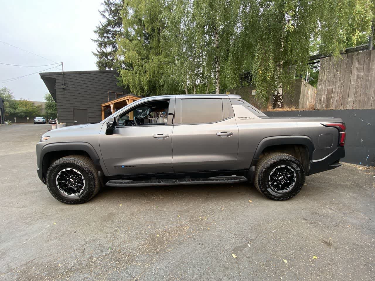 Used 2026 Chevrolet Silverado EV Trail Boss AWD/4WD image 3