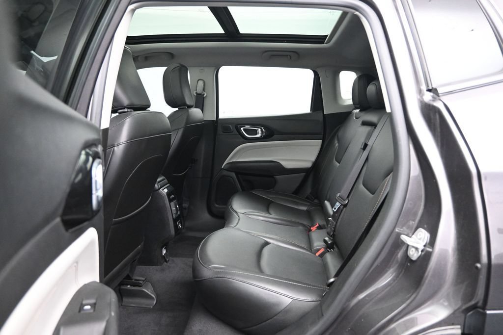 Used 2022 Jeep Compass Limited w/ Sun and Sound Group AWD/4WD image 28