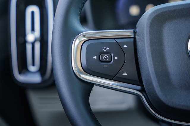 New 2026 Volvo XC40 B5 Ultra w/ Protection Package Premier image 31