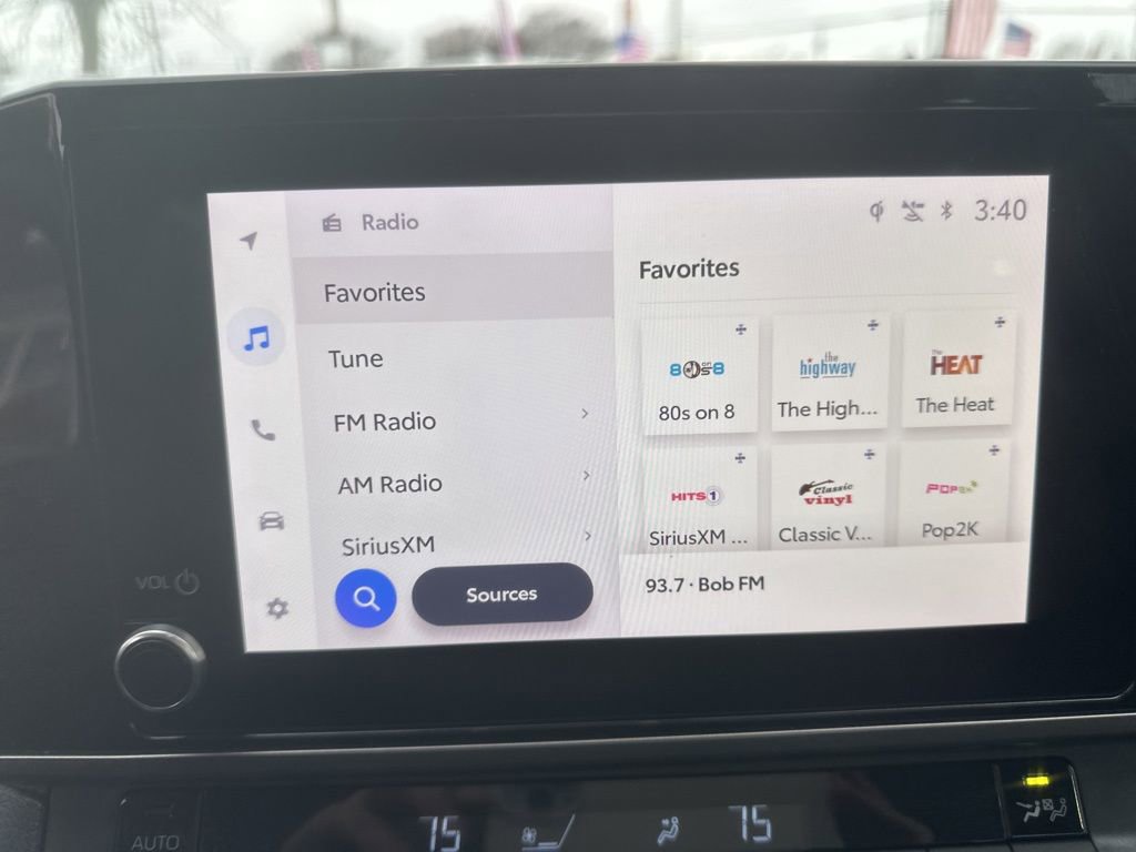 Used 2025 Toyota Camry LE image 9