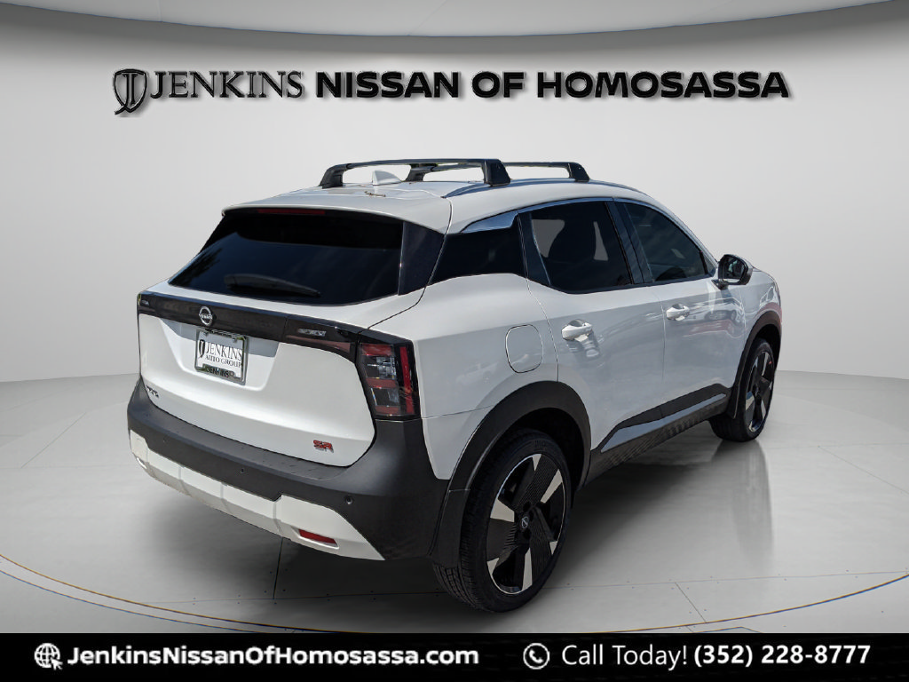 Certified 2025 Nissan Kicks SR FWD image 3