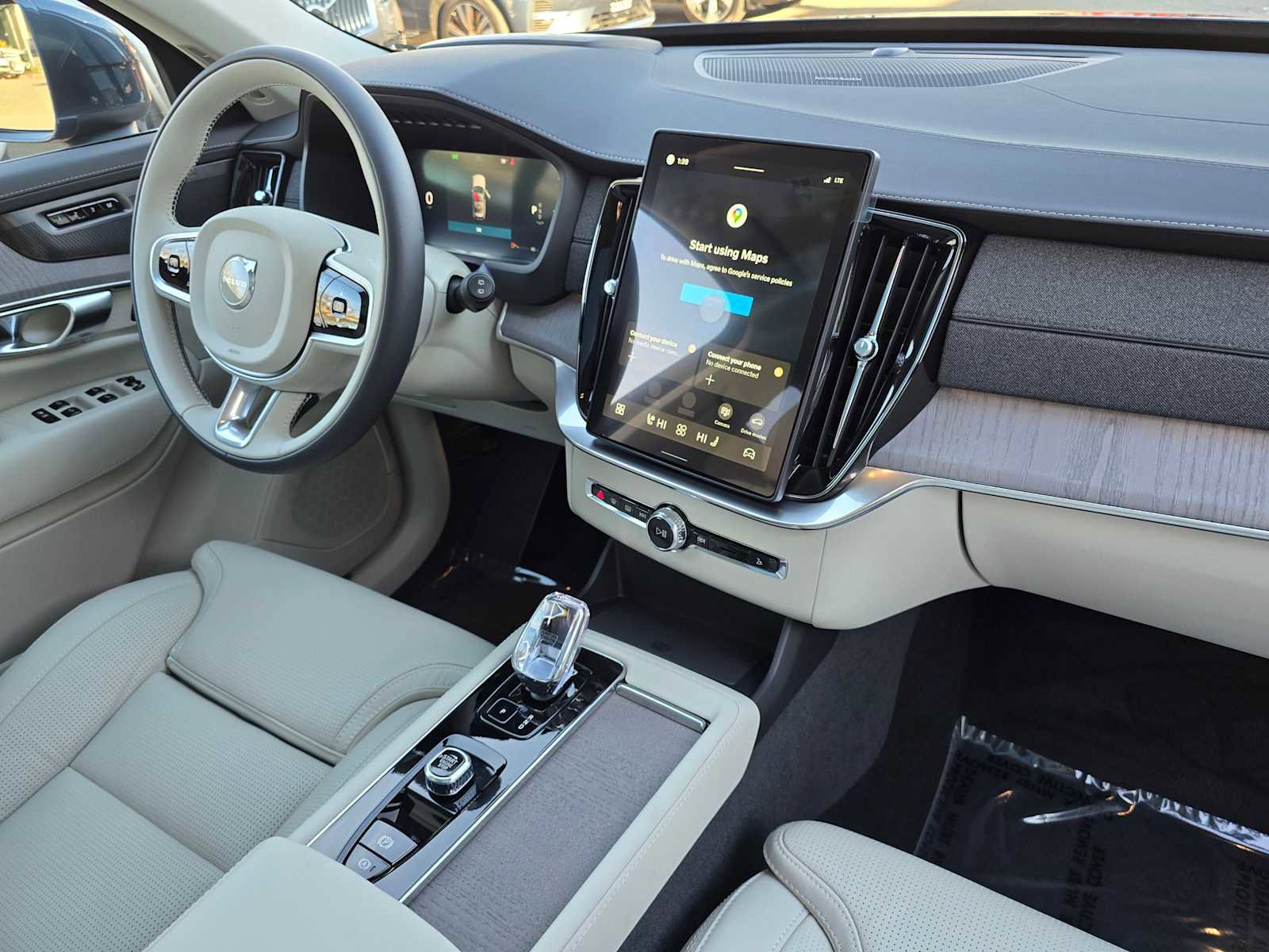 New 2026 Volvo XC90 B6 Ultra w/ Protection Package image 10