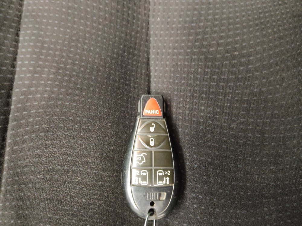 Used 2014 Dodge Grand Caravan SXT FWD image 32